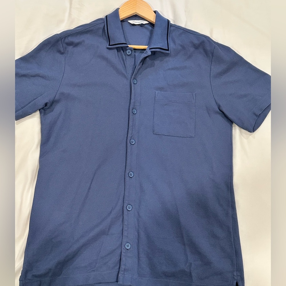 Club Monaco - Men’s Medium Short Sleeve Button Down